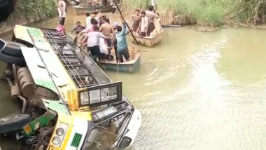 Andhra Pradesh: APSRTC Bus Carrying 60 Passengers Falls off Bridge in Godavari District, 9 Dead