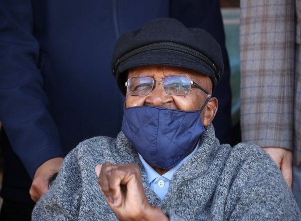 World News | Dalai Lama Mourns Death of South Africa's Archbishop Desmond Tutu