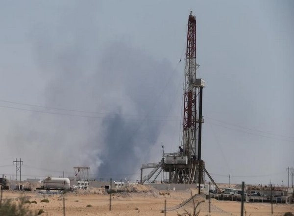 World News | Yemen's Houthi Rebels Announce Massive Attack on Saudi Military, Oil Facilities