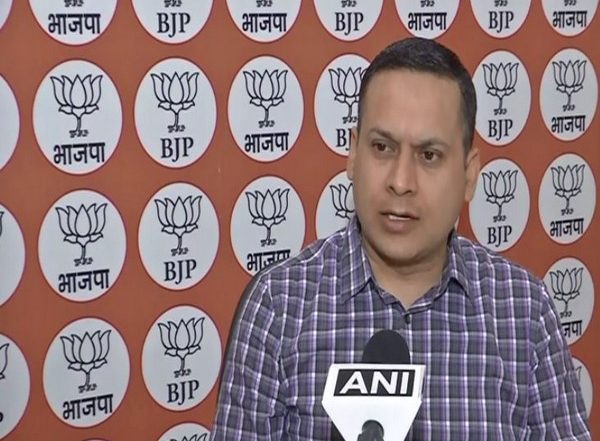 India News | Mamata Banerjee, After Meeting Sharad Pawar, Threw Congress Under the Bus, Declared UPA Dead: BJP Leader