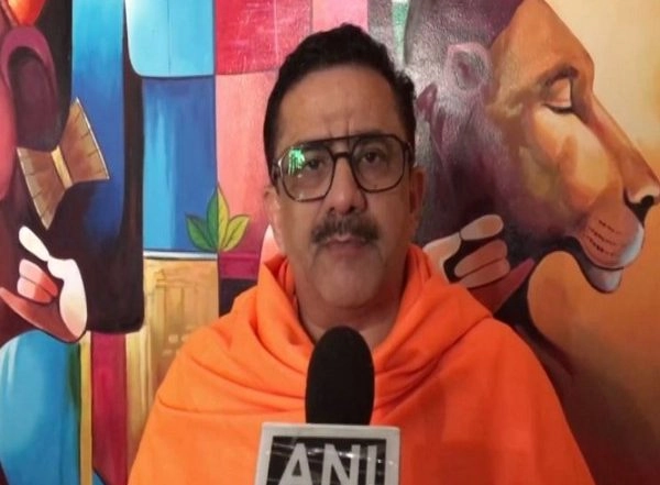 India News | Former UP Shia Waqf Board Chairman Converts to Hinduism