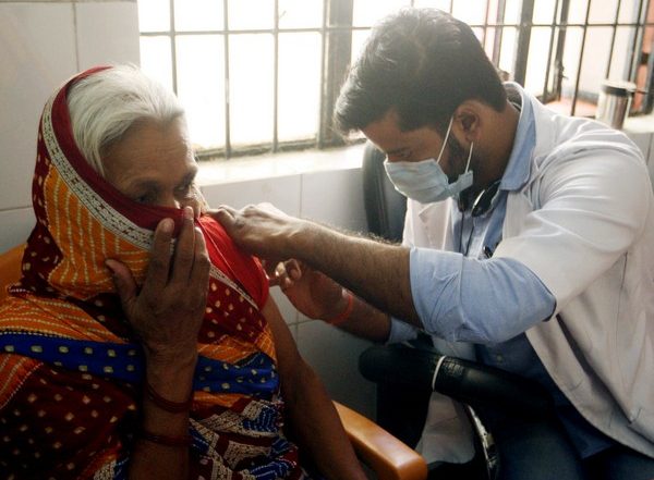 COVID-19 Vaccination For Senior Citizen: Comorbidities Certificate Required for Above 60 Year Age to Receive Coronavirus 'Precautionary Doses'