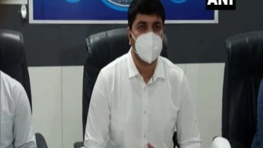 India News |  Gujarat Man Found Infected with Omicron Variant of COVID-19 'stable', Says Official