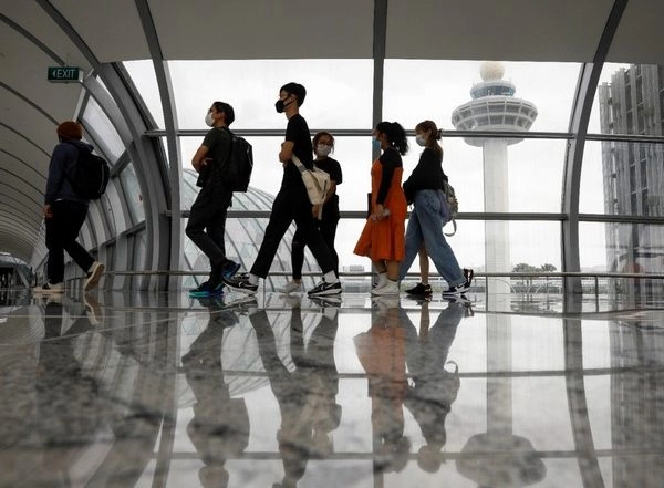 India News | COVID-19: BBMP Clarifies Stand on Quarantine Rules for International Arrivals Amid Rising Omicron Cases