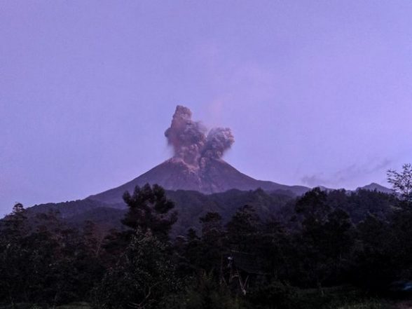 World News | Death Toll in Indonesia Volcano Eruption Now 34 - Vimarsana News