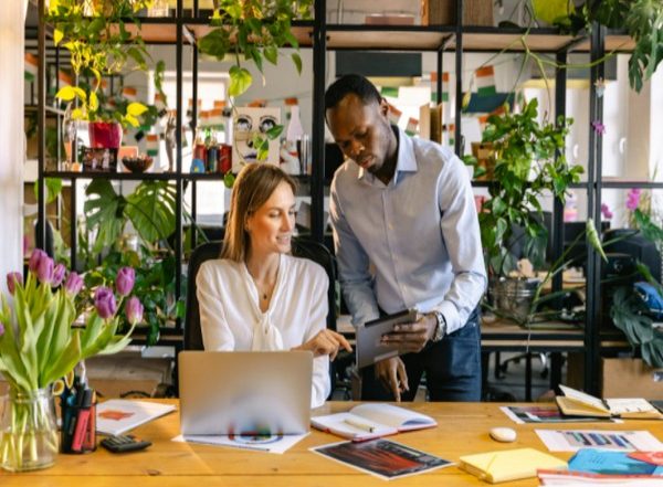 Lifestyle News | Study Suggests Asking in Person to Seek Help at Work