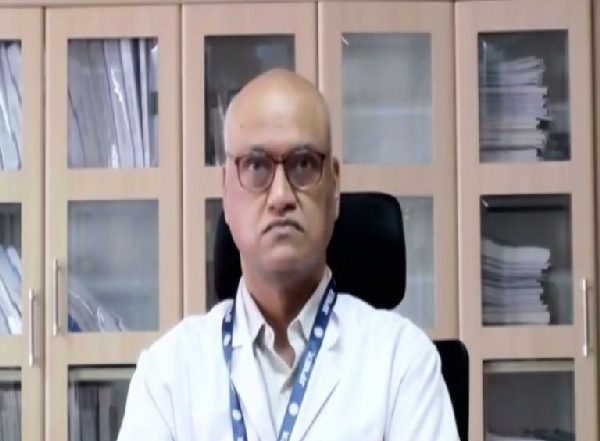 India News | Experts Lay Emphasis on Being Watchful Against Omicron Amid Surge in Cases
