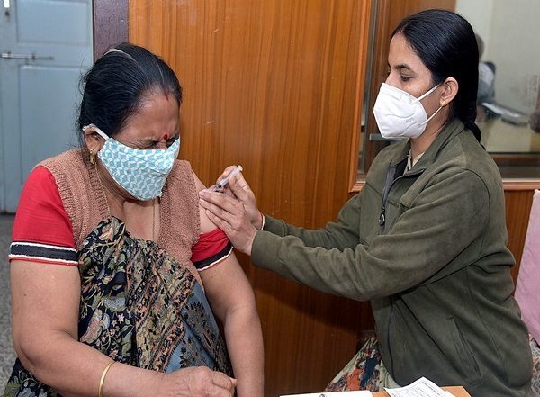 India News | Over 164.59 Cr COVID-19 Vaccine Doses Provided to States, UTs: Centre