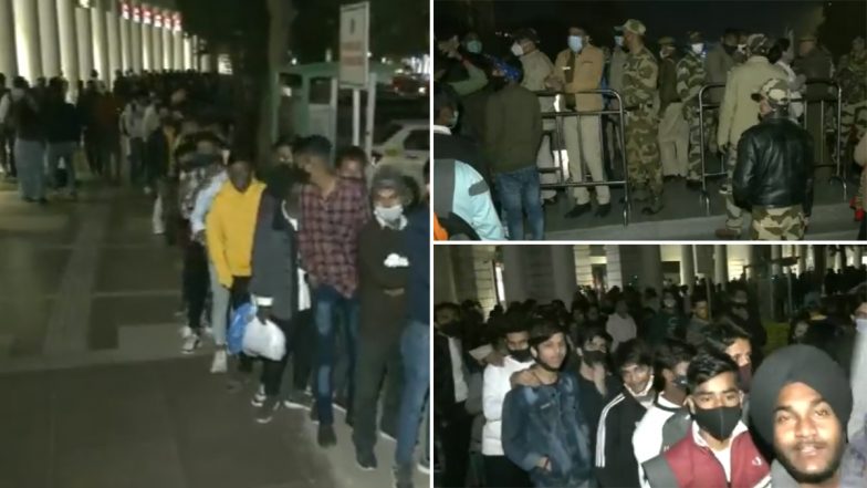 Delhi: Long Queues of Commuters Seen Outside Rajiv Chowk Metro Station On New Year (Watch Video)