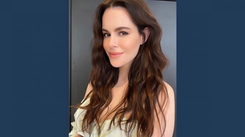 The End Of Sex: Schitt's Creek Actor Emily Hampshire to Headline Jonas Chernick, Gray Powell, Lily Gao and Melanie Scrofano Starrer Rom-Com