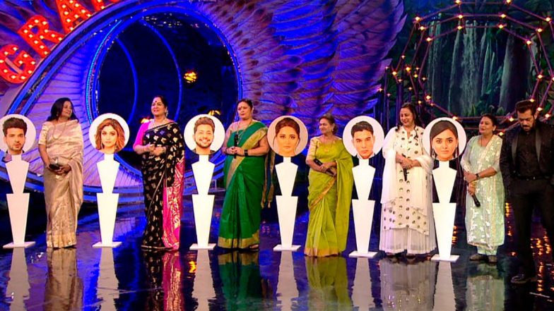 Bigg Boss 15 Grand Finale: Salman Khan Welcomes Mothers of the Top 6 Contestants (View Pic)