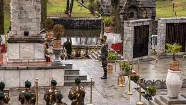 India News | GOC Chinar Corps Lays Wreath at Chinar Corps War Memorial