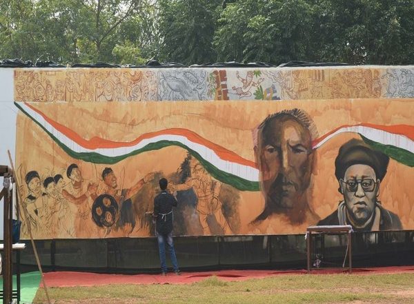 India News | Delhi: Stories of Unsung Heroes of India's Freedom Movement to Be Depicted on Huge Paintings on R-Day