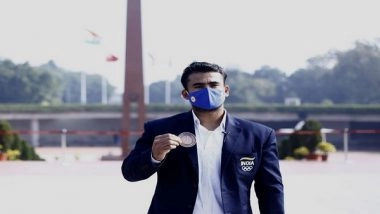 Sports News | Olympian Shivpal Singh Visits National War Memorial, Pays Tribute to Soldiers Who Lost Their Lives