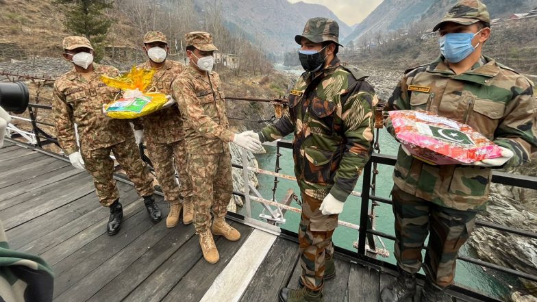 Indian, Pakistani Army Officials Exchange Sweets and Greetings Along the Line of Control