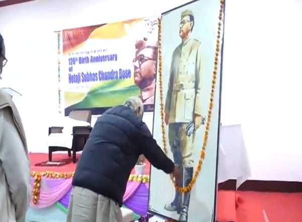India News | RSS Chief Pays Tribute to Netaji Bose, Says He Instilled Fire of Patriotism Among Indian Soldiers in British Army