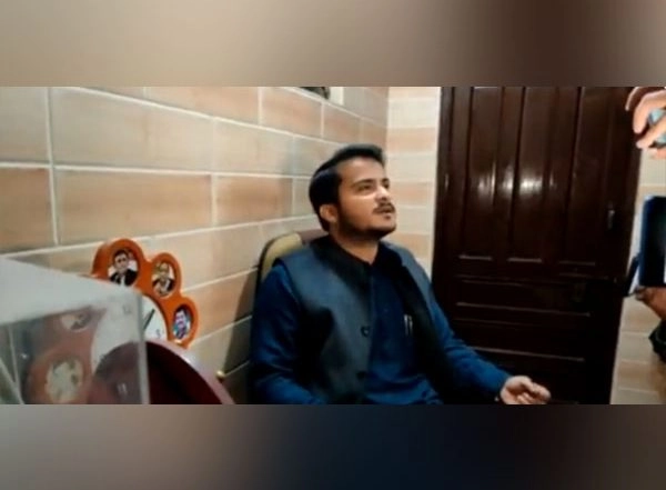 India News | Don't Trust Policemen Deployed in My Security, They Can Shoot Me: Azam Khan's Son Abdullah