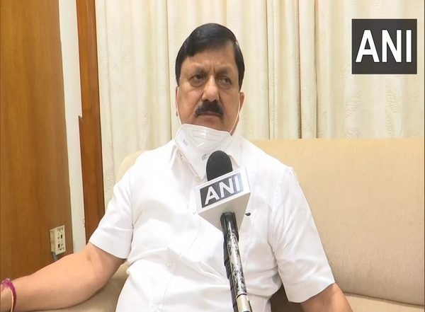 India News | Karnataka: 30 Booked for Violating COVID Protocols During Congress' Mekedatu Padayatra