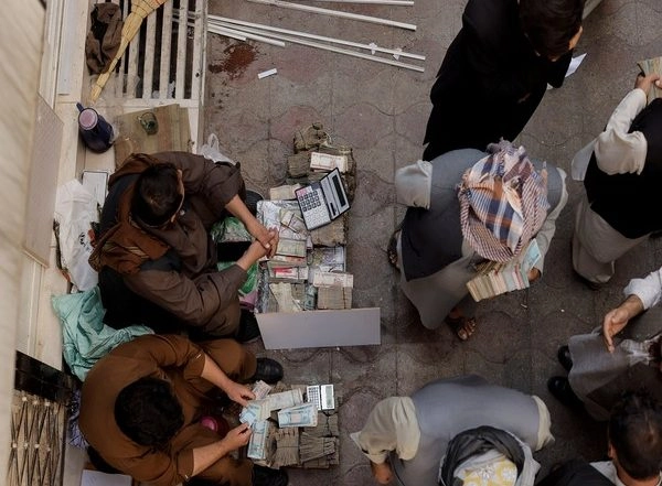 World News | Taliban Closes Key Money-exchange Market in Kabul, Vendors Pulled out