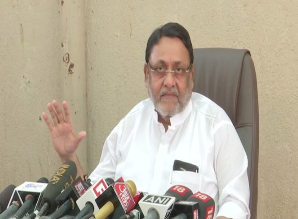 India News | Influential BJP Leaders from Maharashtra Lobbying for NCB Official Sameer Wankhede in Delhi, Alleges Nawab Malik