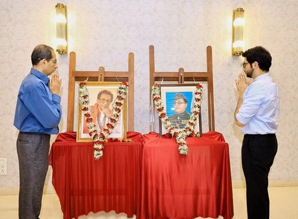 India News | Maharashtra CM Pays Tribute to Balasaheb Thackeray, Netaji Subhas Chandra Bose on Their Birth Anniversary