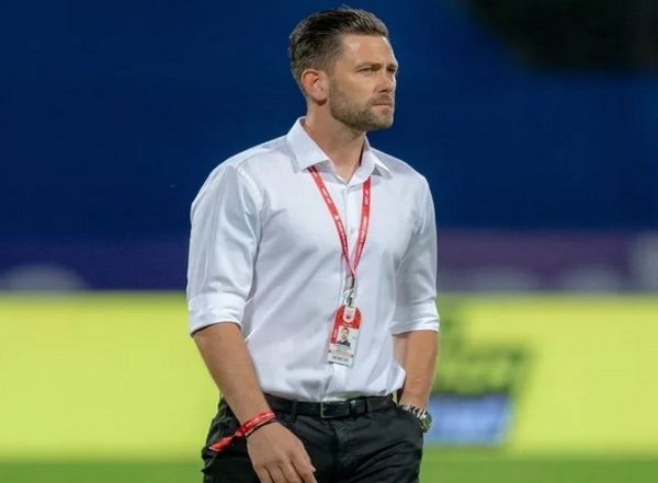 Sports News | ISL: Won't Get Carried Away with Recent Form, Mumbai's Des Buckingham