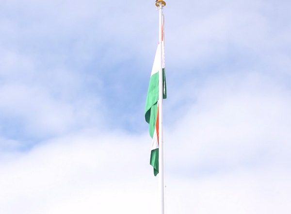 India News | J-K: Indian Army Hoists 150-feet-long Tricolour in Shopian