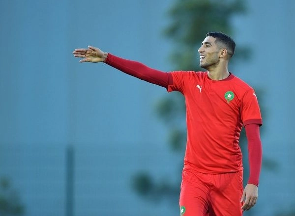 Sports News | Achraf Hakimi is Best Right-back in World, Says Kylian Mbappe
