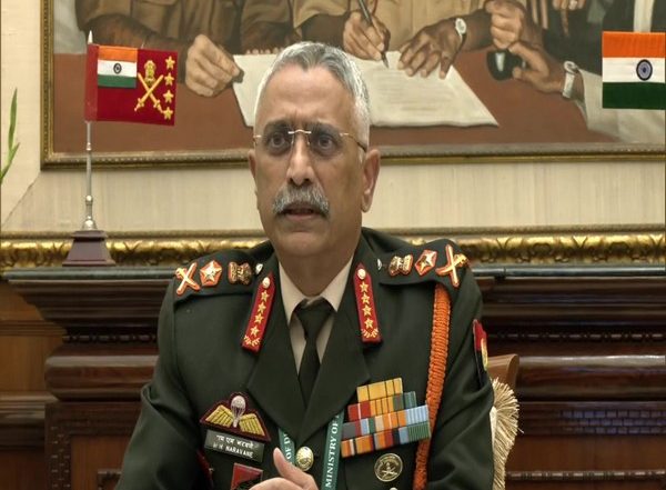 World News | We Will Continue to Deal with Chinese PLA in Firm, Resolute, Peaceful Manner While Ensuring Sanctity of Our Claims: Army Chief Naravane