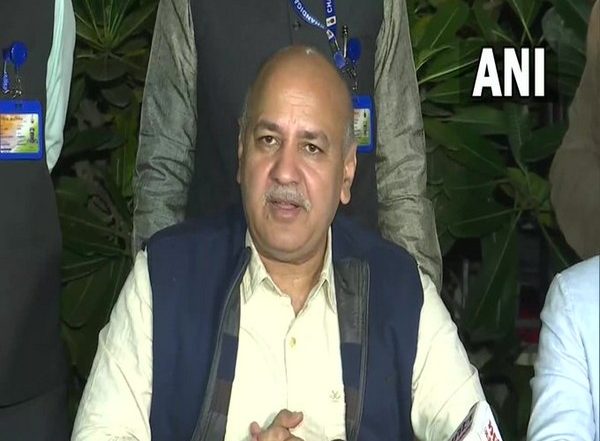 India News | Tell Shah, Baijal to Give Delhi Govt Right to Grant Job to Kin of Those Who Die on COVID-19 Duty: Sisodia