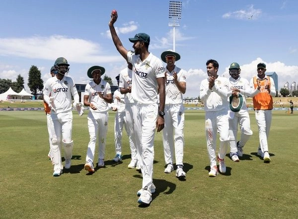 Sports News | Bangladesh ODI Captain Tamim Iqbal Lauds Test Skipper Mominul Haque for Historic Win over Kiwis