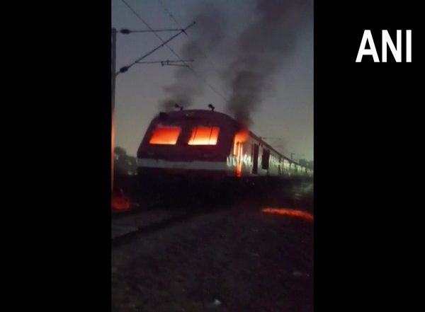 India News | Students in Bihar Protest Against Railway Board's NTPC Exam Results, Set Train on Fire in Bihar's Arrah
