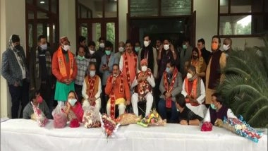 India News | Ahead of UP Assembly Polls, BSP MLA Ramveer Upadhyay Joins BJP