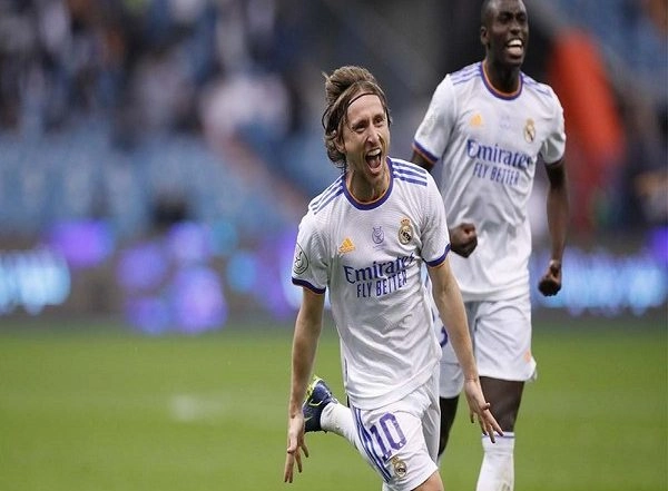 Sports News | Luka Modric Worthy of Winning Ballon D'Or Again, Says Perez After Madrid's Super Cup Win