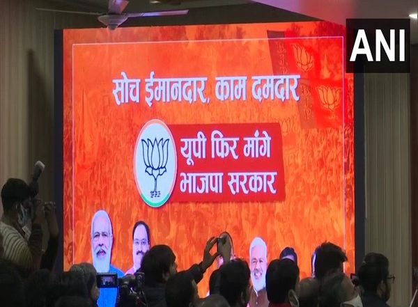 Uttar Pradesh Assembly Elections 2022: Anurag Thakur, Yogi Adityanath Launch Election Song 'Phir Se BJP' (Watch Video)