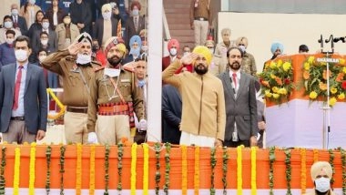 India News | Punjab CM Channi Unfurls Tricolour on Republic Day, Recalls Sacrifices of Freedom Fighters