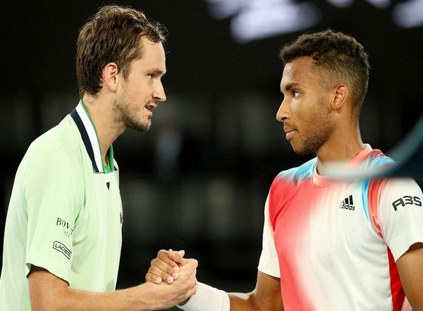 Sports News | Australian Open: Medvedev Rallies to Overcome Felix Scare in Five-set Thriller, Sets SF Clash Against Tsitsipas