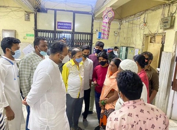India News | 9 People Injured in Building Collapse in Mumbai's Bandra East