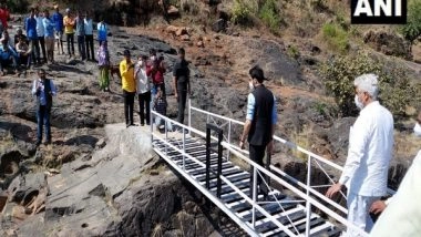 India News | Aaditya Thackeray Inaugurates Bridge in Maharashtra's Nashik, Villagers to Get Tap Water Too