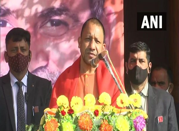 Uttar Pradesh Assembly Elections 2022: SP, BSP in Competition to Give Tickets to Biggest Criminals in UP, Says Yogi Adityanath