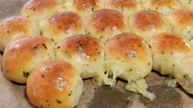 National Cheese Lover’s Day 2022 in United States: From Garlic Bubble Bread to Aussie Sausage Rolls, 5 Cheesy Recipes To Try