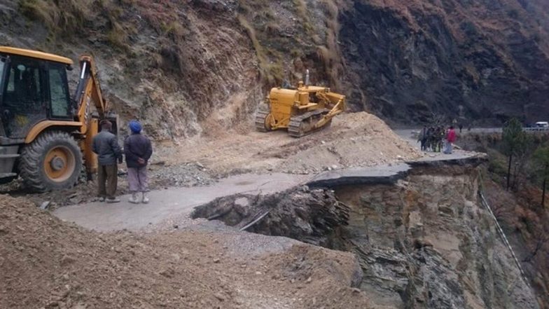 Jammu and Kashmir Rains: Heavy Rainfall Causes Landslides; Jammu-Srinagar Highway Blocked