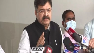 India News | Maha Minister Slams Yogi Govt for Issuing Arrest Warrant Against Swami Prasad Maurya After He Quit BJP