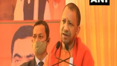 Uttar Pradesh Assembly Elections 2022: CM Yogi Adityanath Calls SP 'Tamanchawadi' Party with Socialist Cover, Riotist Ideology