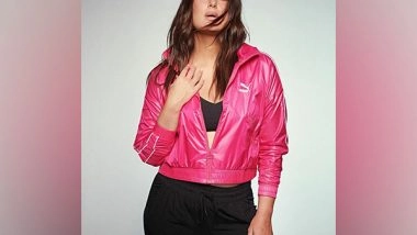 Entertainment News | Kareena Kapoor Khan Flaunts Her Love for Yoga