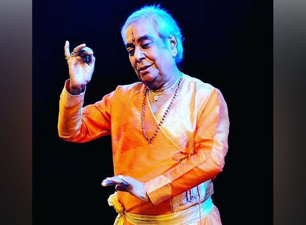 Entertainment News | Pandit Birju Maharaj Will Always Be Like a Father to Mom: Shahid Kapoor