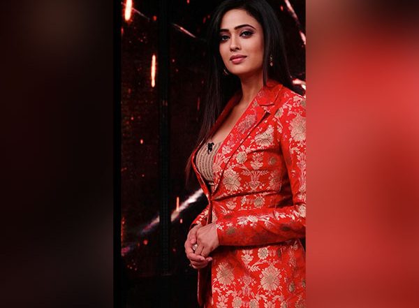 Entertainment News | It Has Never Been My Intention to Hurt Anyone: Shweta Tiwari  Apologises for Her Controversial Statement on God