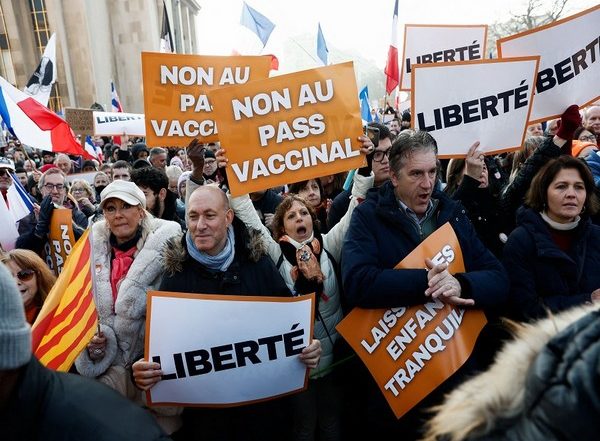 World News | French National Assembly Adopts Vaccine Pass Law