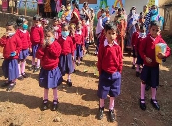 India News | Minor Urges Delhi HC to Direct Centre to Give Road Map for COVID-19 Vaccination of Children Below 12 Years of Age