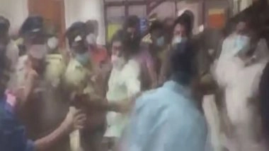 India News | DYFI Activists 'attack' Youth Congress Workers for Entering Their Meeting Hall to Explain Kerala's Silver Line Project